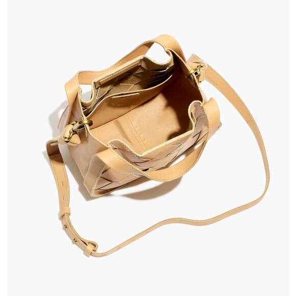 Madewell The Sydney Crossbody Bag: Woven Leather Edition in Desert Dune - Picture 9 of 9